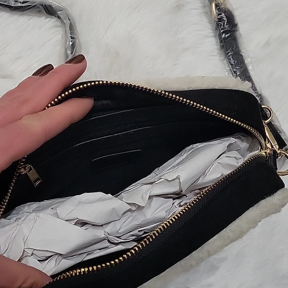 Bear Paw Purse - Picture 4 of 4